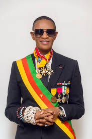 Un réseau indépendant dédié à \ l’{autonomisation des femmes} \ et au développement communautaire au Cameroun